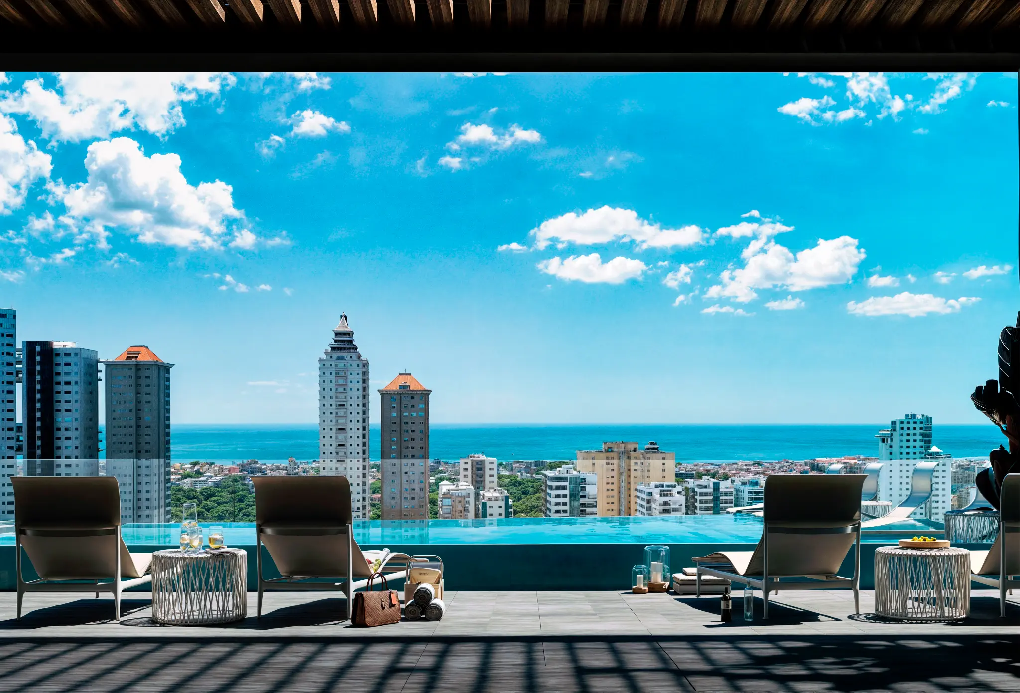 Piscina infinita con vista panorámica